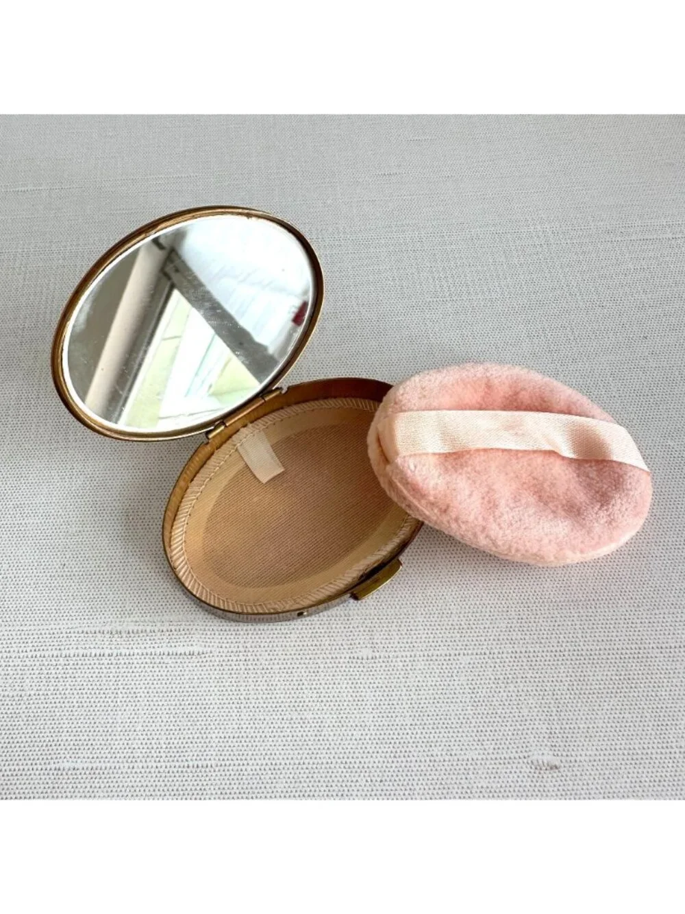 Vintage Gold Tone Oval Powder Compact Faux Pearl Rhinestone Branch 1950s - Picture 5 of 8